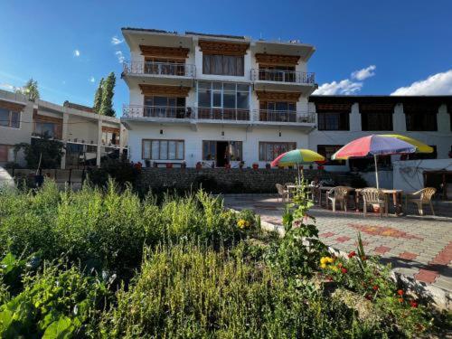 Yangphel House Leh Exterior photo